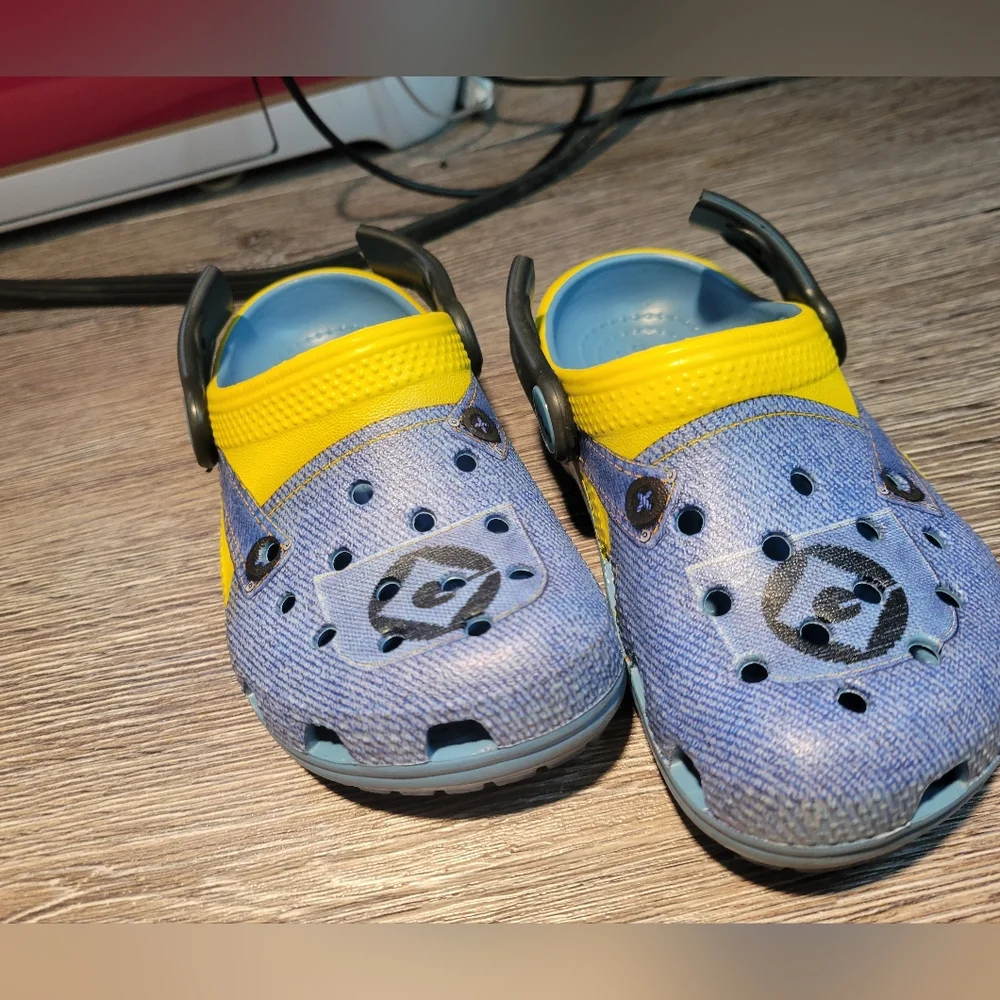 Crocs X Minions Kids Clogs Toddler Size 8‎